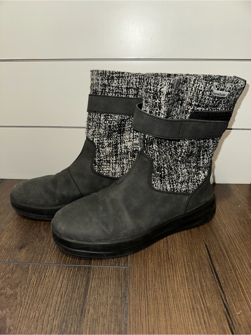 Women's Hey Dude Robin boots Black Knit Cuff Winter Boots